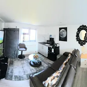 Riverview, Stylish Non Smoking Loft Ensuite 4 Rent , Erith United Kingdom